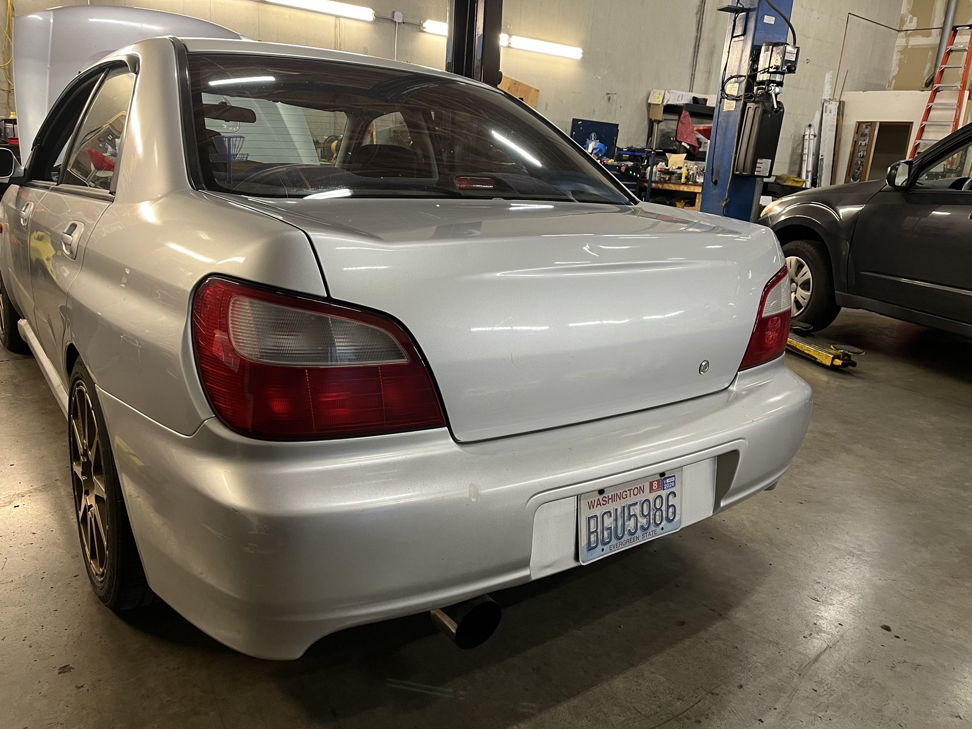 02-07 Impreza Wrx Sti Sedan Wingless Trunk PSM Platinum Silver Metallic