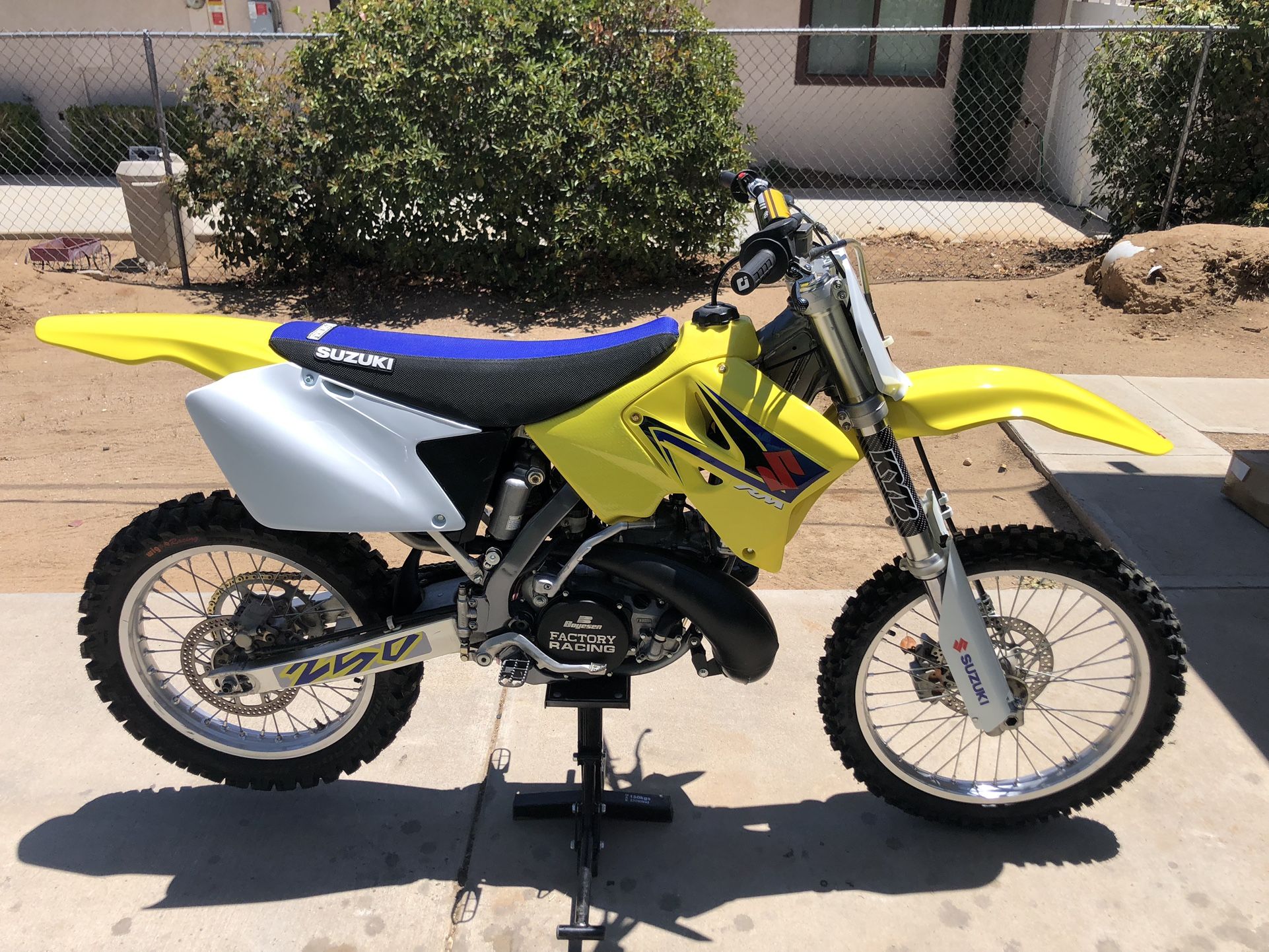2003 Suzuki RM250 2 Stroke - Title In Hand
