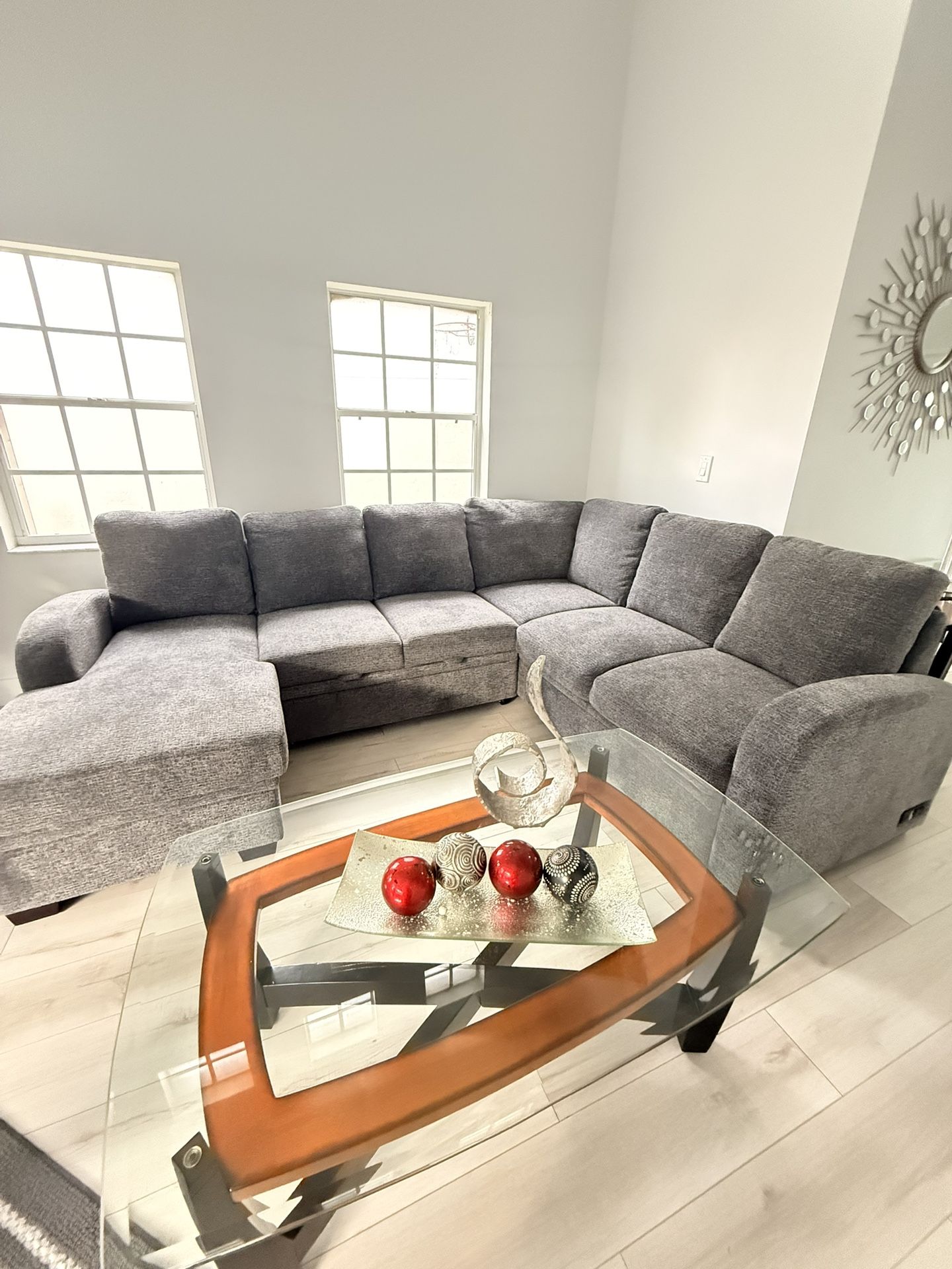 NEW/NUEVO SECTIONAL SLEEPER SOFÁ (Never Use)