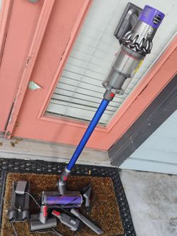 Dyson V10 Animal Cordless Vacuum Cleaner