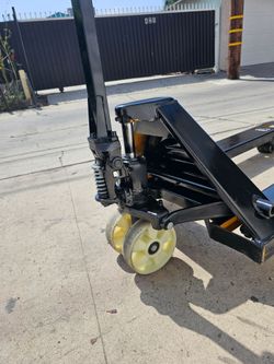 Pallet Jack $180