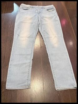 Levi’s 312 Shaping Slim Jeans – Women’s Size 32 071