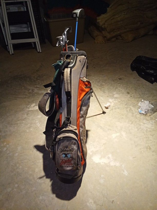 Yuengling Golf Bag And Clubs