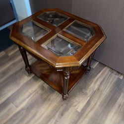 End Table (FIRM ON PRICE)