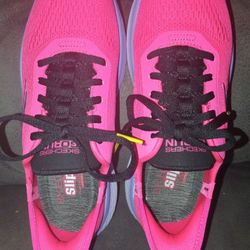 Sketcher Tennis Shoes Woman's Size 6