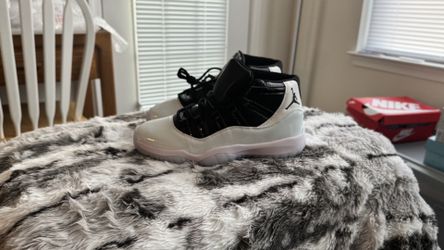 NEW! Air Jordan 11 Retro "Tuxedo”