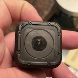 GoPro Session 4 Camera Only And 32 Go Card