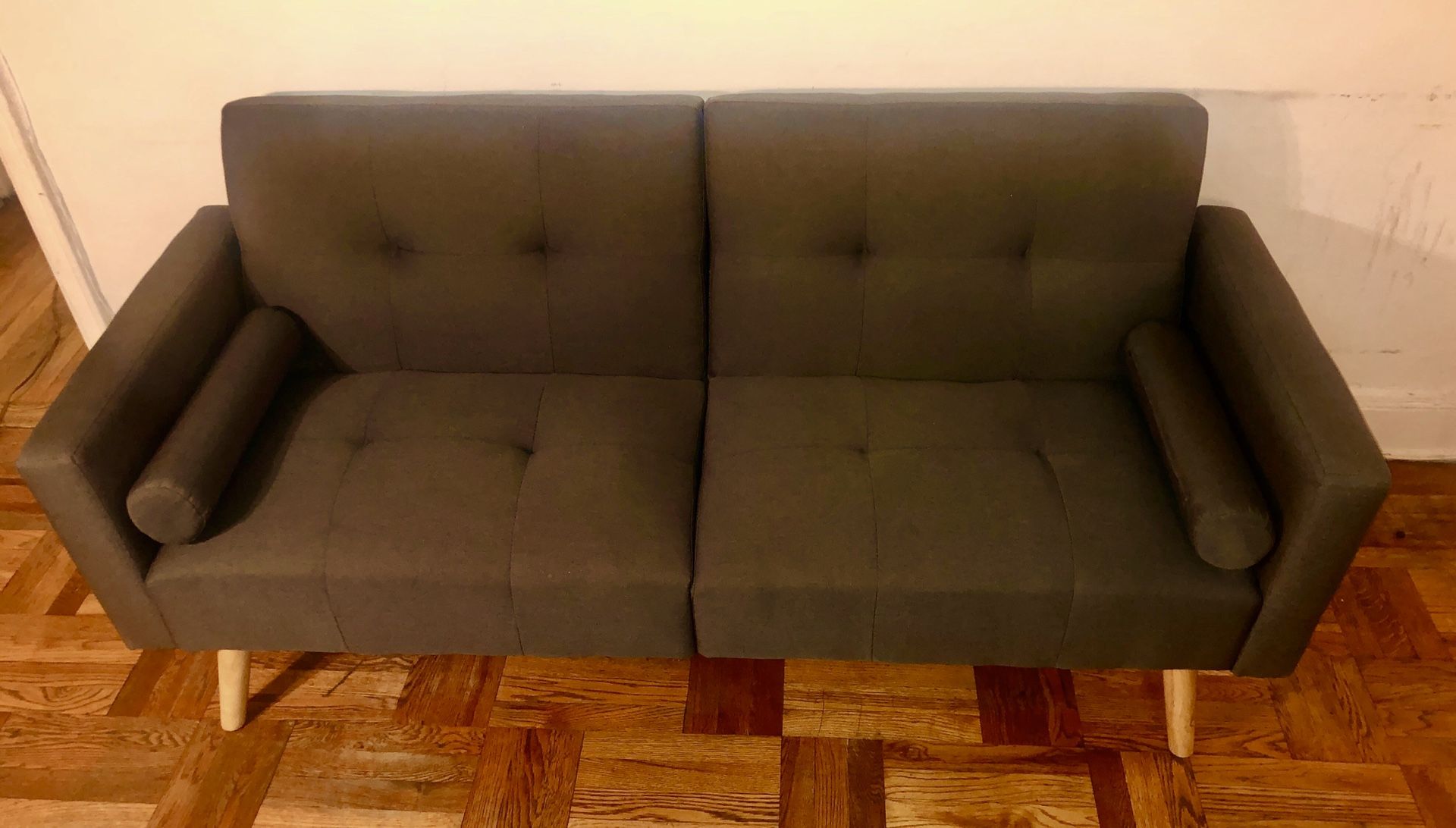 Brand new looking, modern sofa bed.