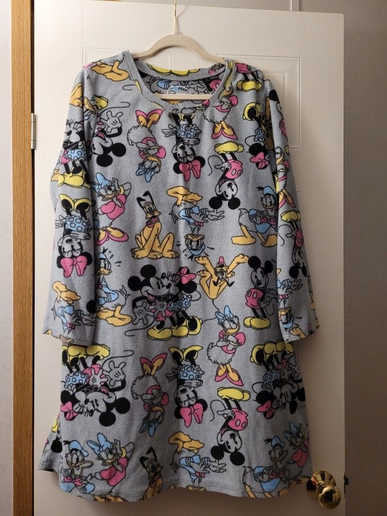 Disney Mickey Minnie Donald Daisy Pluto Fleece Nightgown