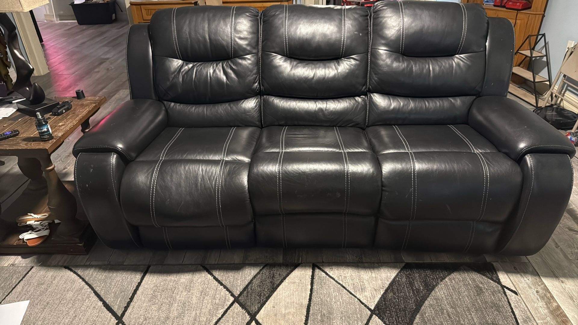Leather Living room recliner set Great condition