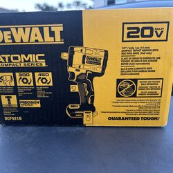 DEWALT ATOMIC 20V MAX Cordless Brushless 1/2 in. Variable Speed Impact Wrench (Tool Only)