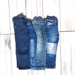 4 pairs 3T jeans, great condition