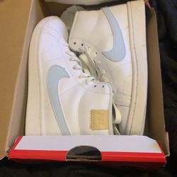 Nike Court Royale 2 Mid, Size 5, Blue And White