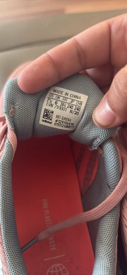 Women’s golf shoes