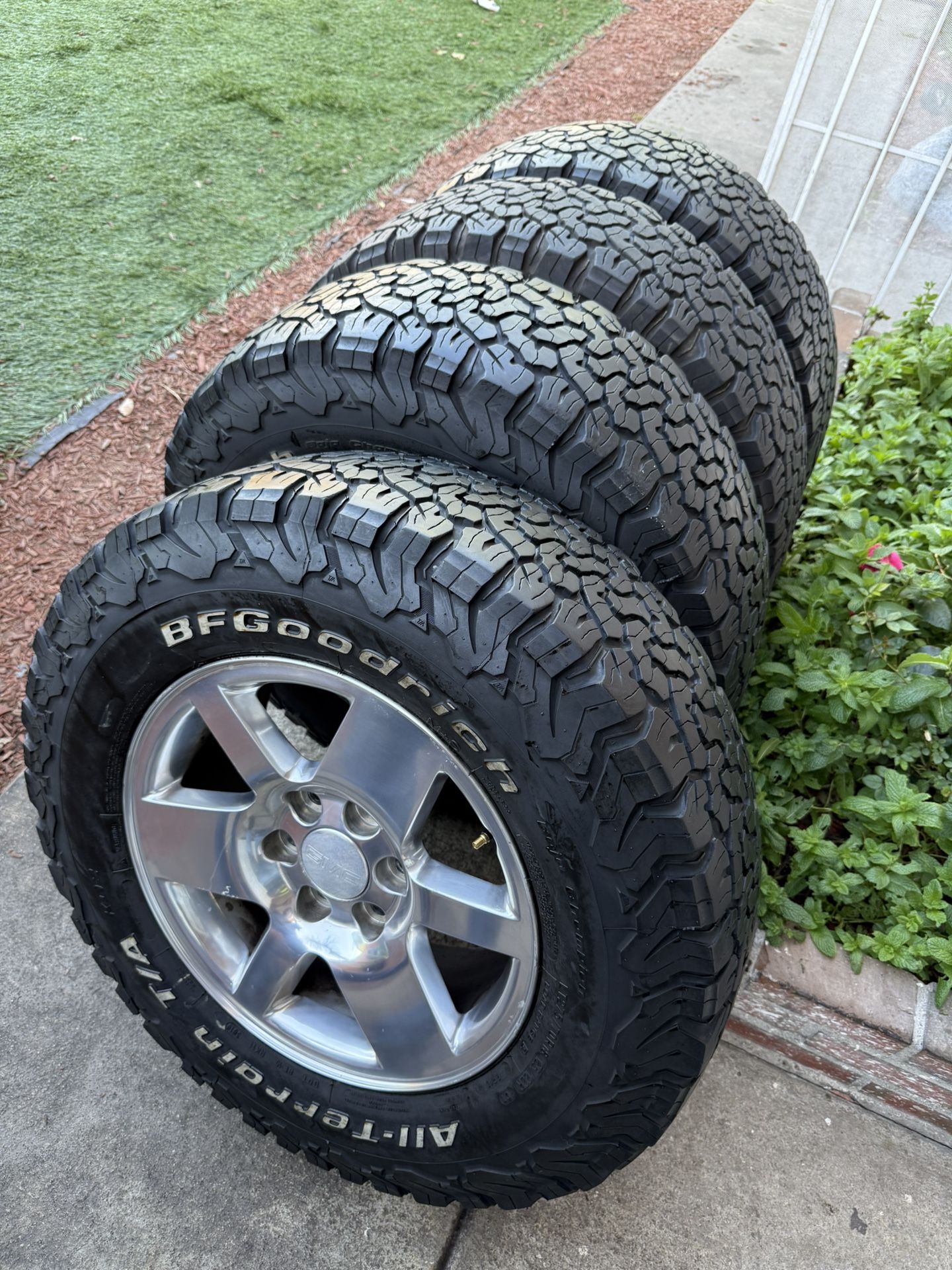Chevy Silverado Rims Tahoe Yukon GMC Sierra for Sale in Paramount, CA ...
