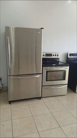 Fridge and stove set
