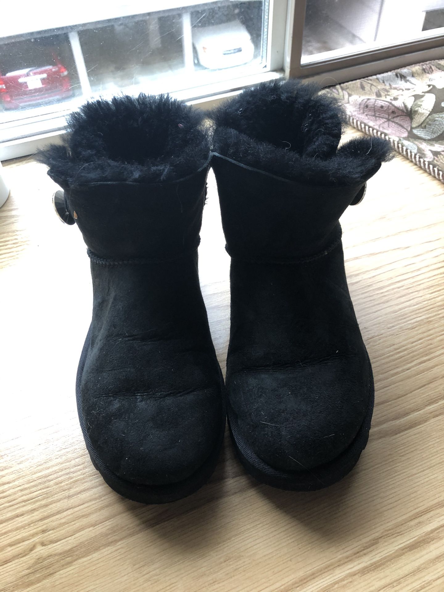 Size 7 Blingy Uggs