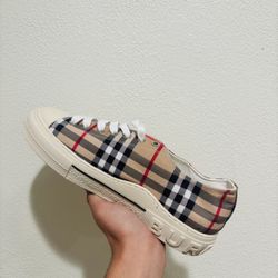 Burberry Shoes 