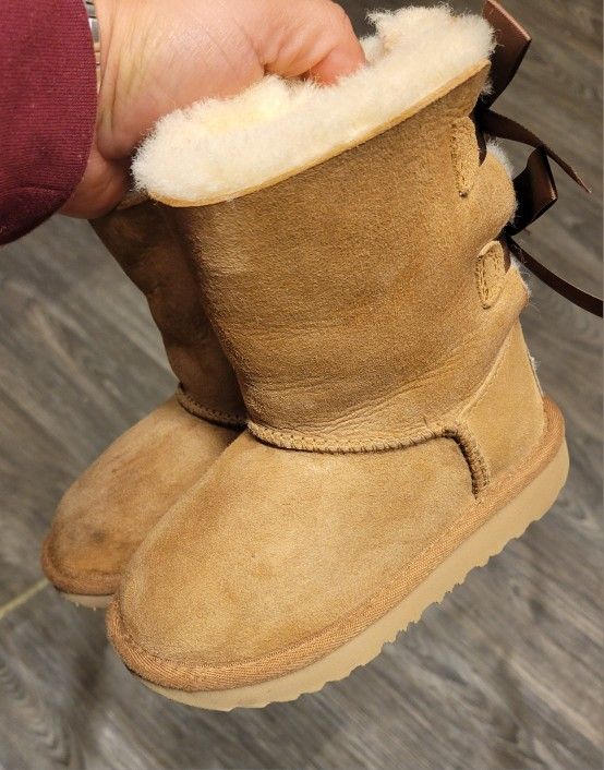 UGG Bailey Bow II Toddler Girls Brown Suede Chestnut Sheepskin Boots 1017394T Sz 9