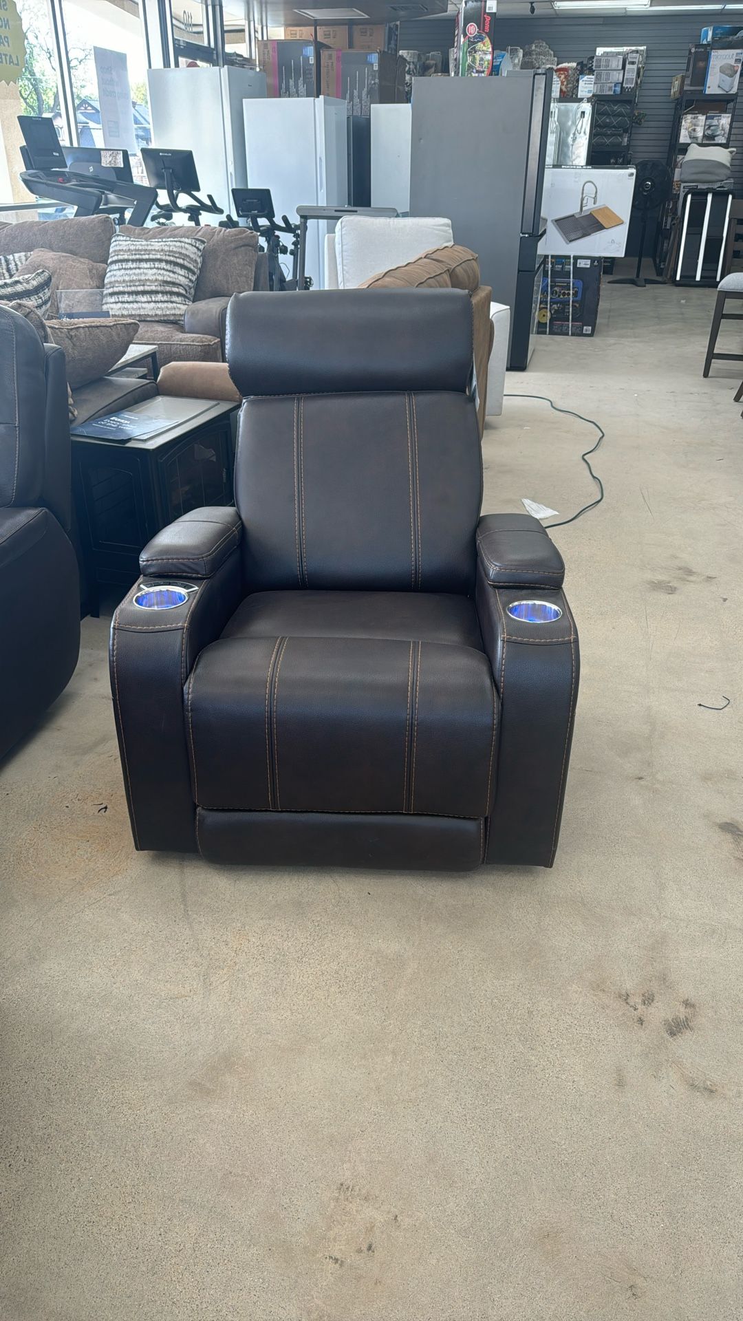 Top Grain Leather Power Recliner With LED Cup Holders|SILLA RECLINABLE ELÉCTRICA DE CUERO CAFE CON LUZ LED Y PORTA VASOS