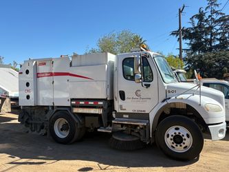 Freightliner Elgin Broom Bear Street Sweeper