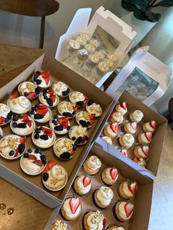 Party themed decoration boxes
