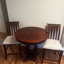 Dining room table &chairs