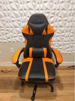 GAMMING CHAIR