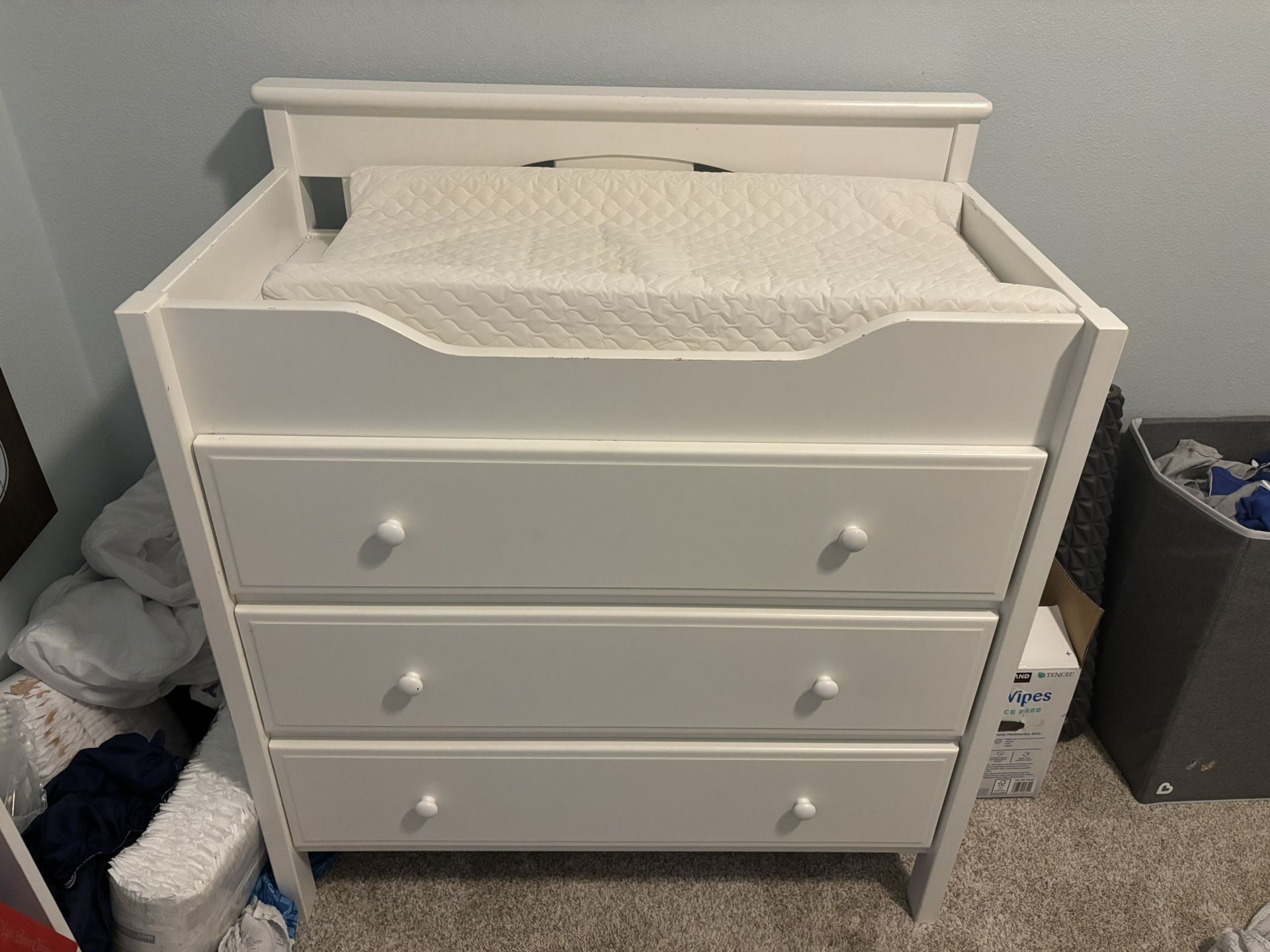 Crib and Changing Table Dresser