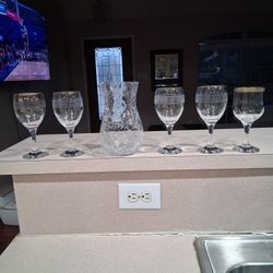 Beautiful Crystal Set Glass With A Pitcher Included 