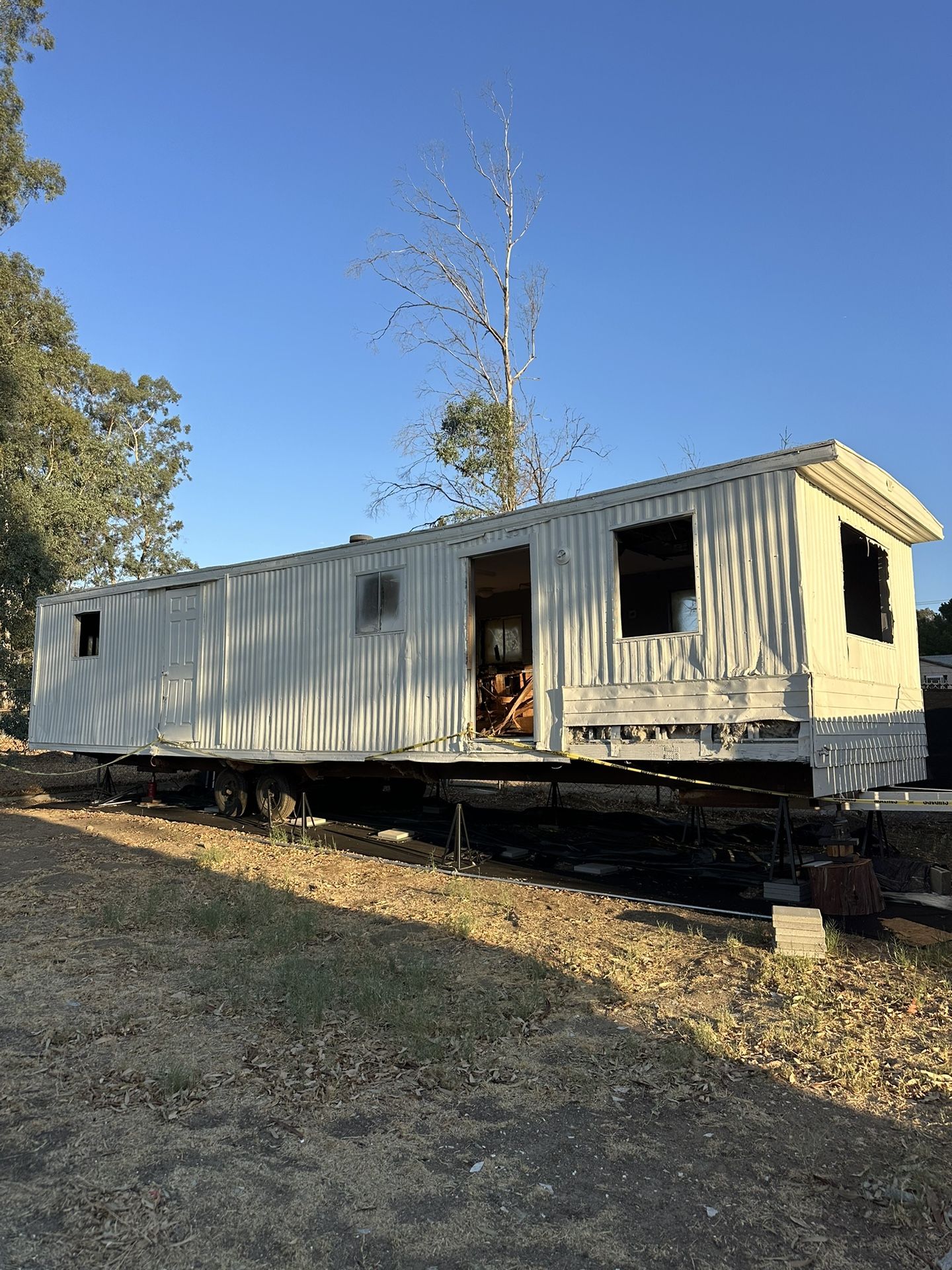 Manufacture Home On Wheels With Hitch
