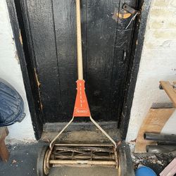 Scott’s Silent Push Mower 