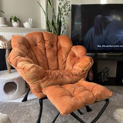 Cozy Lounge Chair