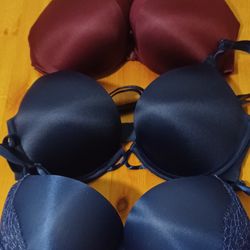Excellent Condition Victoria Secret 32c Bra Set Of 3