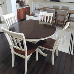 ROUND DINING TABLE AND 4 CHAIRS (ASHLEY FURNITURE)