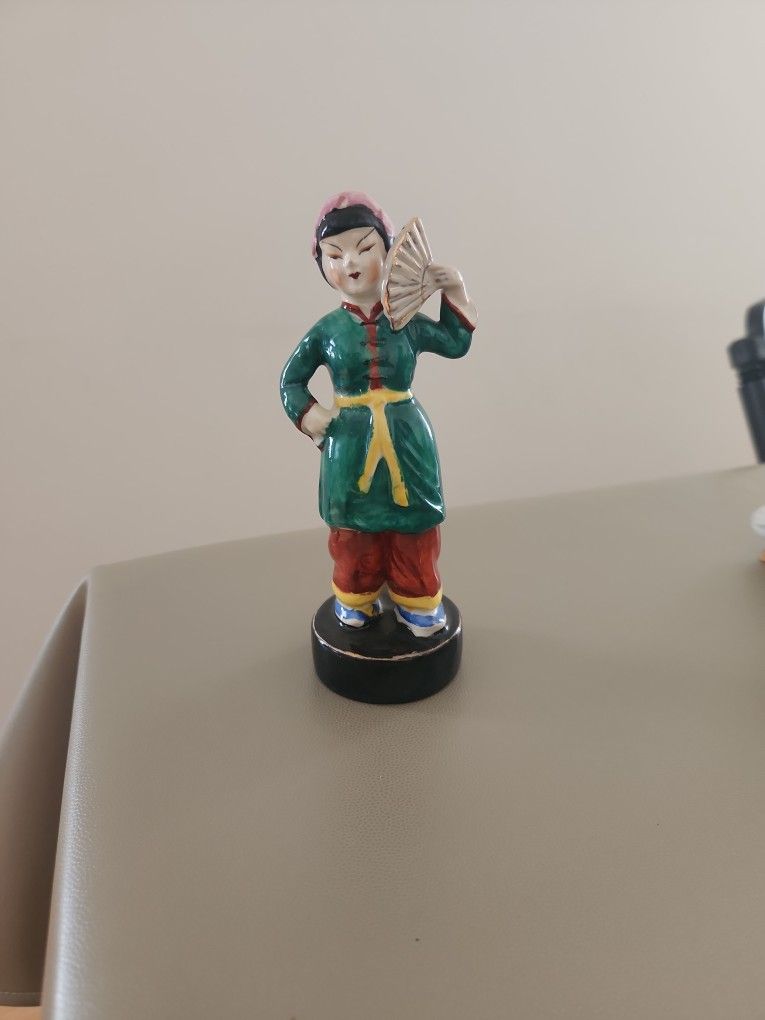 NICE 50s Vintage OK Japan Japanese Asian Chinese Girl Porcelain Ceramic Figurine