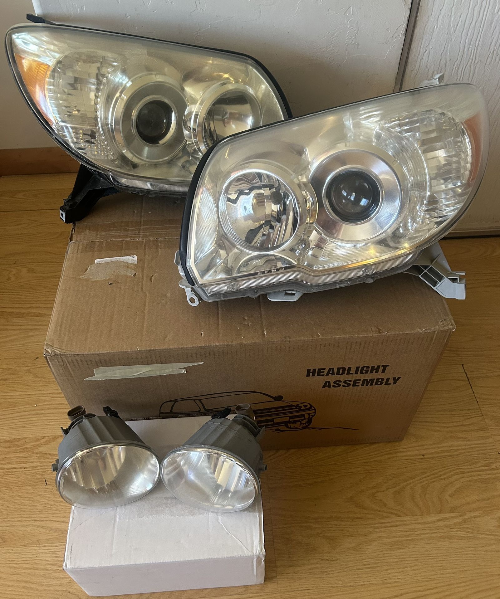 06-09 Toyota 4Runner Headlight And Fog Light Assembly