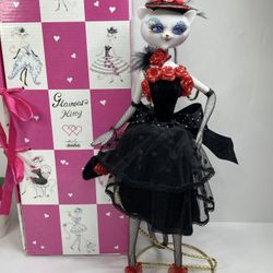 Glamour Kitty Elegant Cat Figurine New In Box Art Display Piece XN65