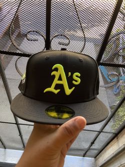 Men New Era Fitted Hat 