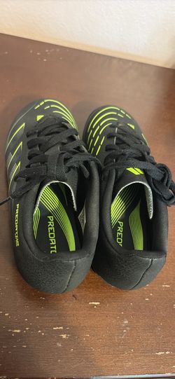 Soccer cleats