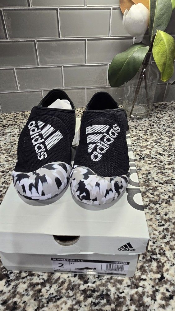 New Kids Adidas Sandal