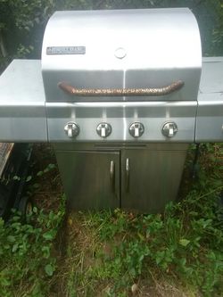 Stainless gas grill, needs tank $100
