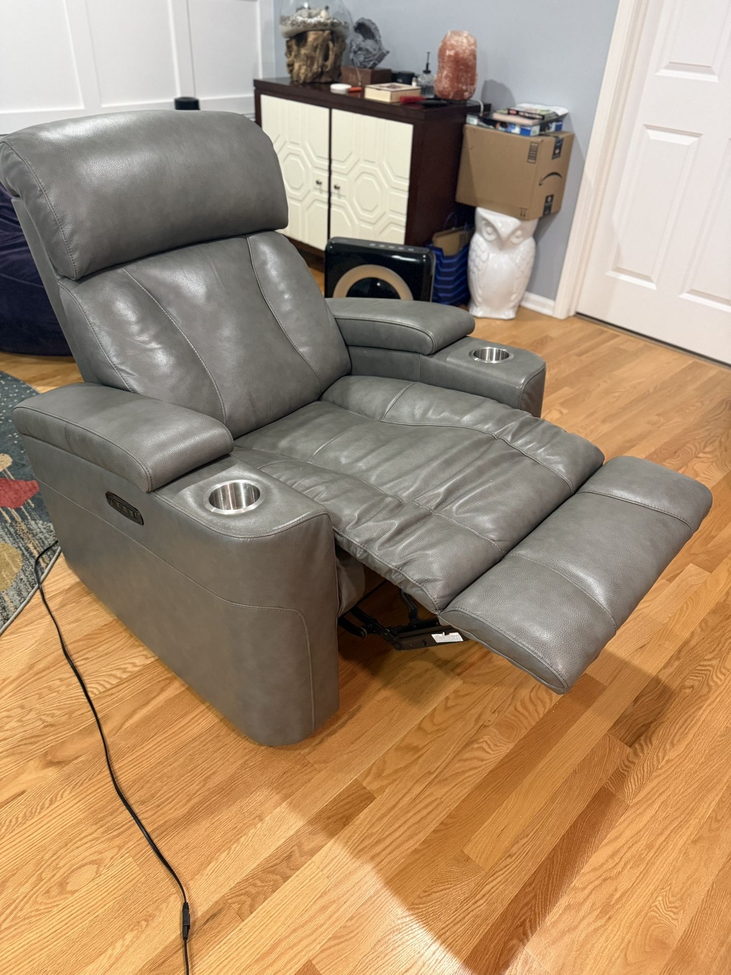 Recliner - Motorized With USB Charger