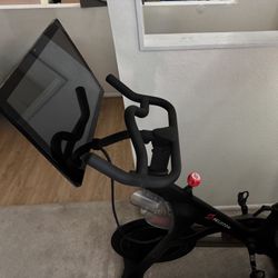 Peloton Bike ⏰ Save Time With Home Workouts