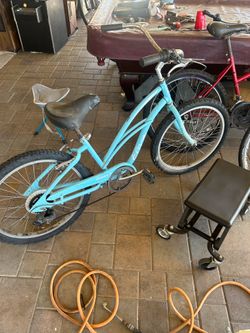 Electrac beach cruiser. 24” wheels.