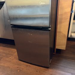 Mini Fridge, Separate Freezer!