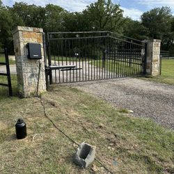 Liftmaster Gate Opener 