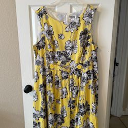 Sleeveless Yellow/Black Dress - Size 24