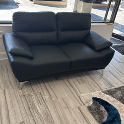 Floor Model Valencia Black Leather Loveseat Only $299. Same-Day Pick Up Or Delivery Available.
