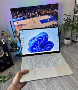 ASUS ZEPHYRUS G14 OLED 5060 16GB RAM 2TB SSD STORAGE